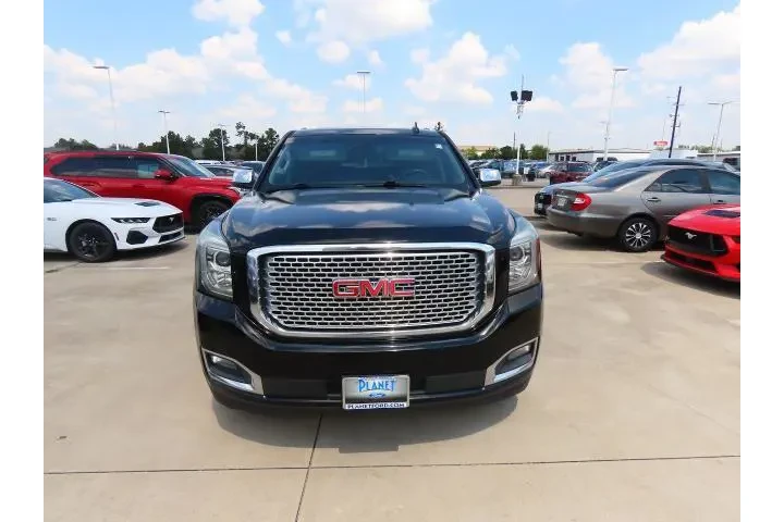 $16999 : GMC Yukon 2017 4x2 Denali 4d image 3