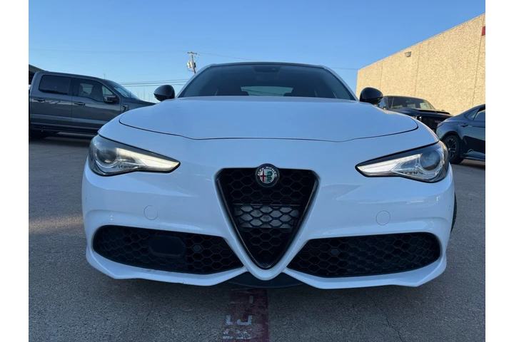 $16490 : 2018 Alfa Romeo Giulia Ti Spo image 2