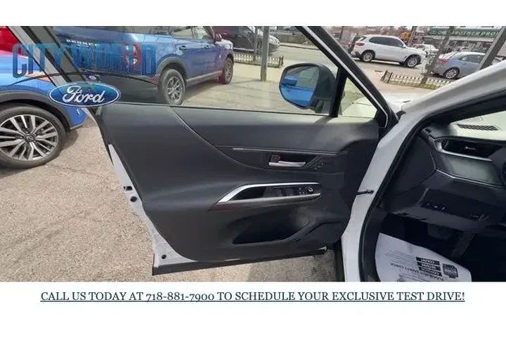 $34288 : Toyota Venza 2023 AWD LE 4dr image 6