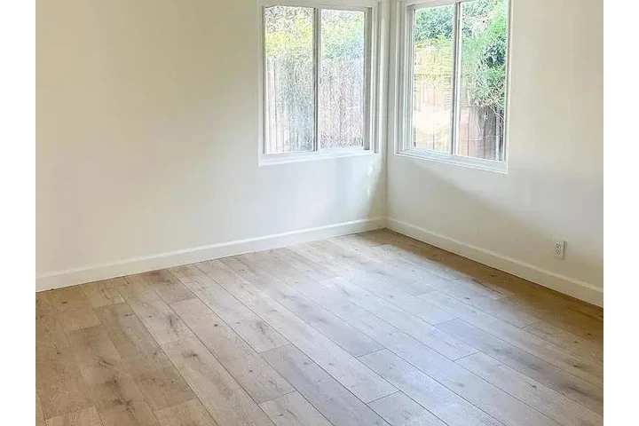 $1350 : fantástico de 3 dormitorio image 5