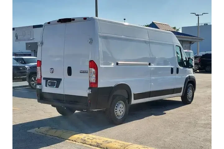 $34990 : Ram ProMaster 2024 Tradesman image 4