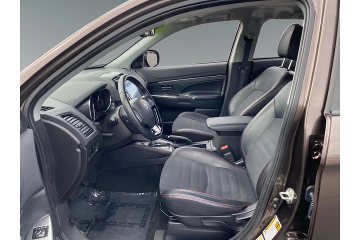 $25217 : Mitsubishi Outlander Sport 2 image 9