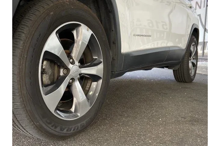 Jeep Cherokee 2020 4x4 Limit image 10