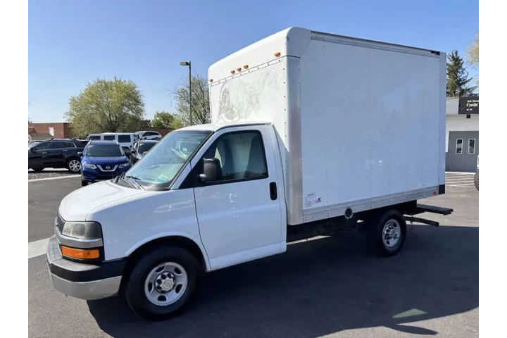 $18888 : 2014 Express 3500 image 5