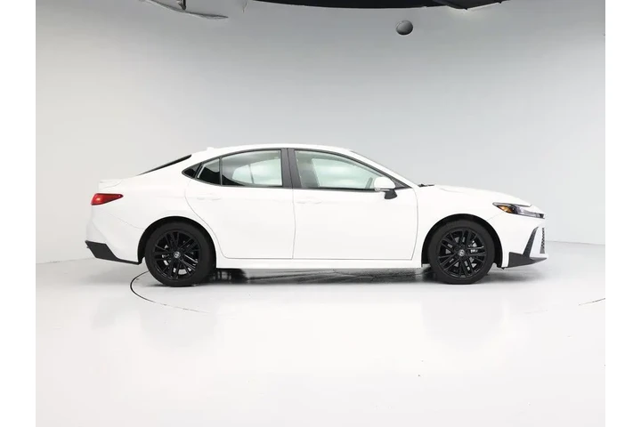 $31998 : Toyota Camry 2025 SE 4dr Sed image 7