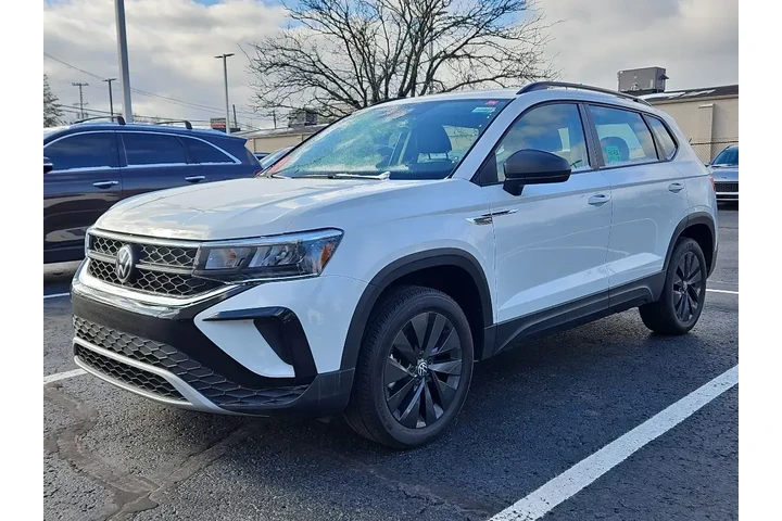 $17895 : Volkswagen Taos 2024 S 4dr S image 4