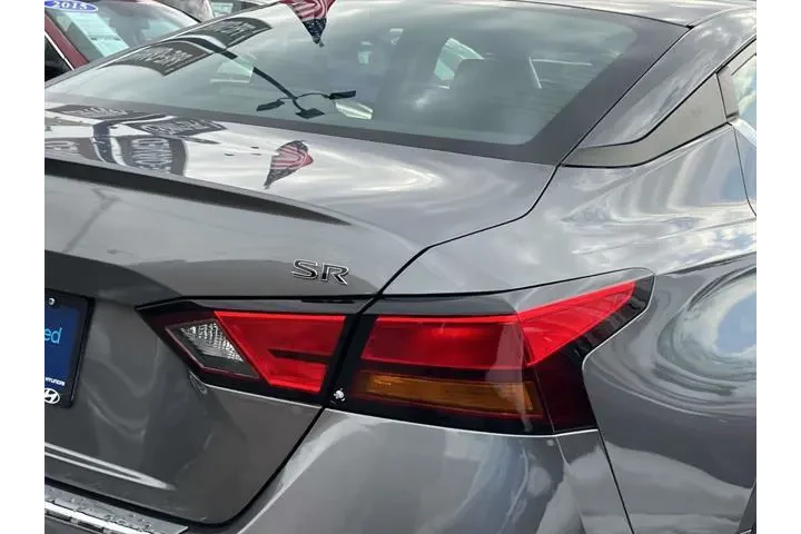 $14785 : Nissan Altima 2022 2.5 SR 4d image 9