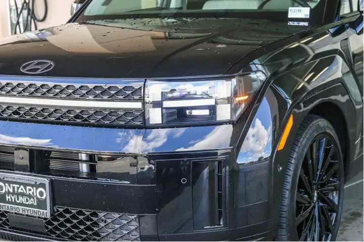 $38201 : Hyundai SANTA FE 2024 AWD Ca image 5