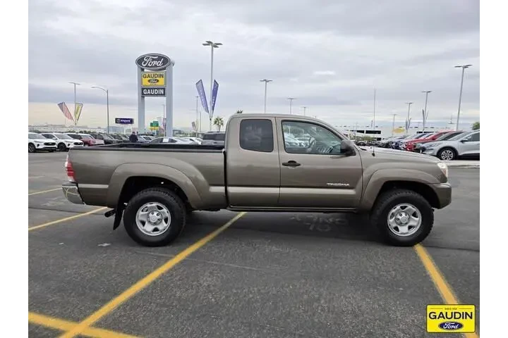 $16777 : Toyota Tacoma 2013 4x2 PreRu image 8