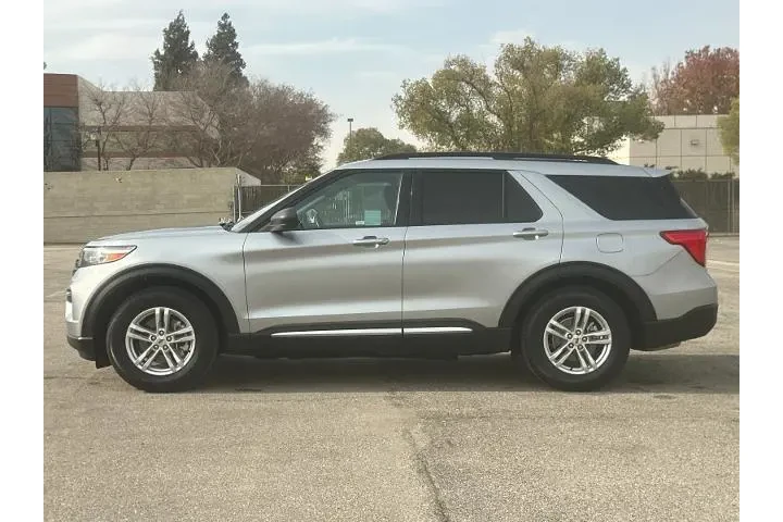 $29990 : Ford Explorer 2022 XLT 4dr S image 7