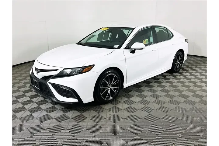 $24500 : Toyota Camry 2024 SE 4dr Sed image 3