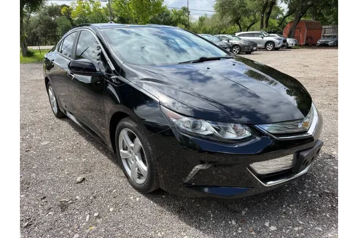 $7995 : 2017 Volt LT image 4