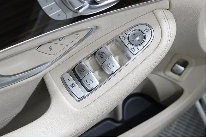 $18997 : Mercedes-Benz C-Class 2017 C image 4