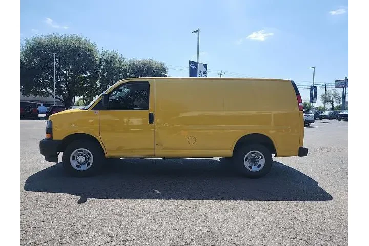 $16996 : Chevrolet Express 2021 2500 image 4