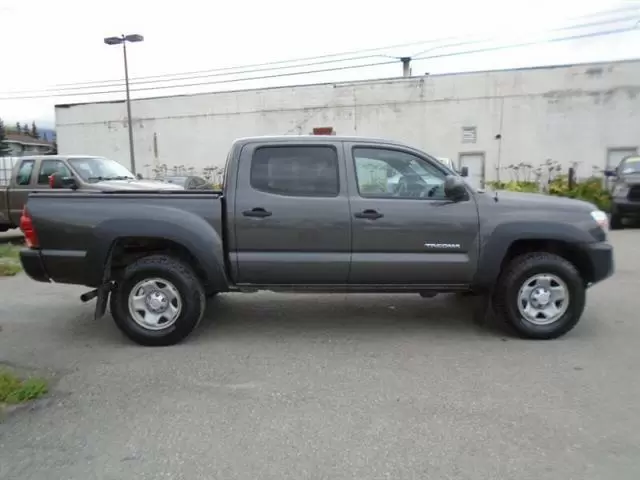 $26850 : 2014 Tacoma V6 image 9