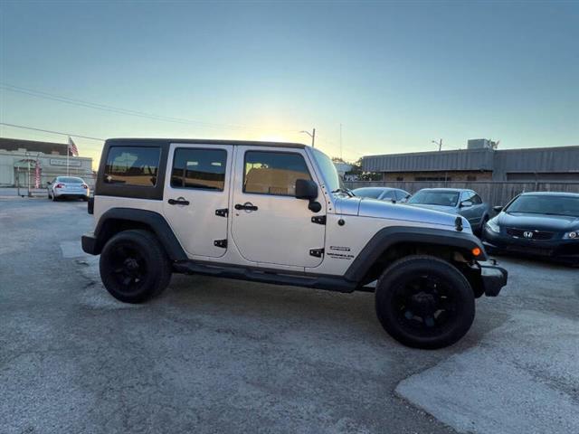 $13900 : 2011 Wrangler Unlimited Sport image 3