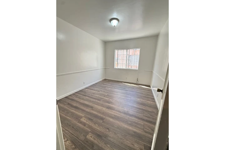 $3399 : Casa en Renta en South Gate image 1