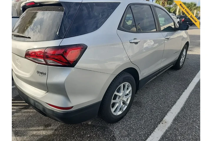 $15800 : Chevrolet Equinox 2022 LS 4d image 3