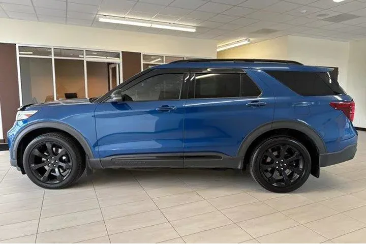 $29677 : Ford Explorer 2020 AWD ST 4d image 7
