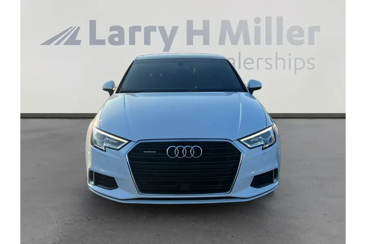 $17117 : Audi A3 2018 AWD 2.0T quattr image 8