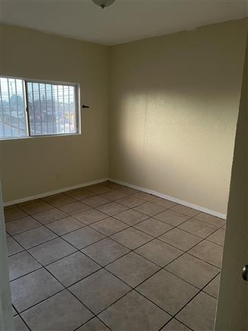 $2195 : Large 2 bedroom, Los Angeles image 4