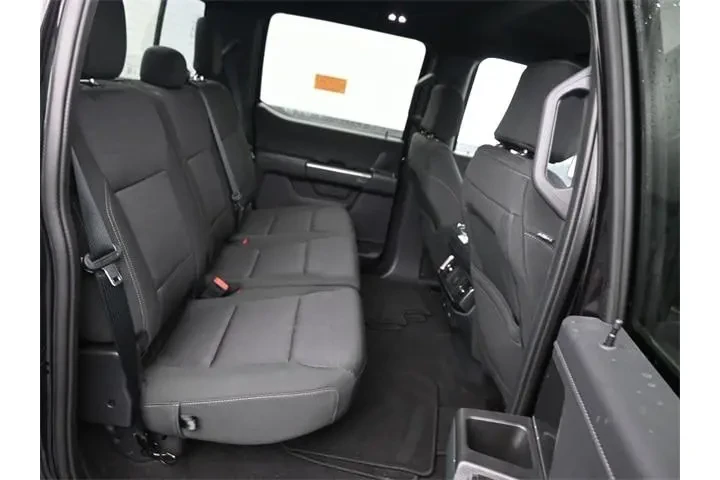 $39638 : Ford F-150 2023 4x4 XLT 4dr image 6