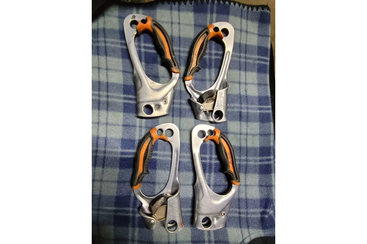 $1 : ARTICULOS DE ALPINISMO image 4