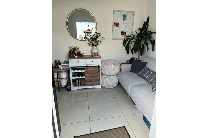 $1600 : Efficiency en Kendall image 3