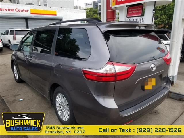 $18995 : Used 2015 Sienna 5dr 8-Pass V image 3