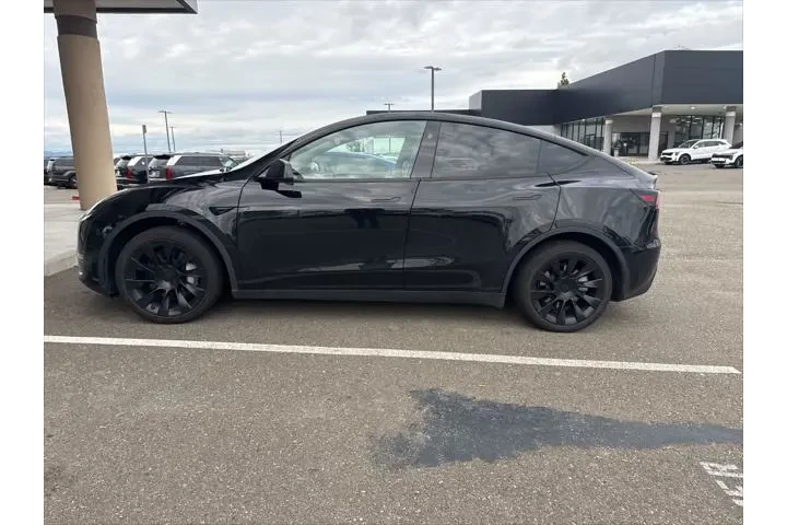 $39988 : Tesla Model Y 2024 AWD Long image 8