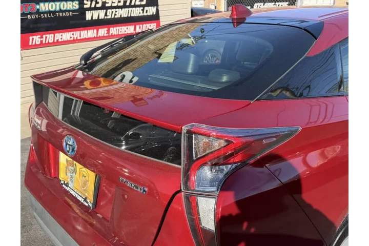 $13499 : 2018 Prius Four image 10