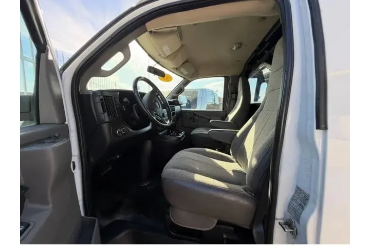 $17900 : 2020 Express image 4