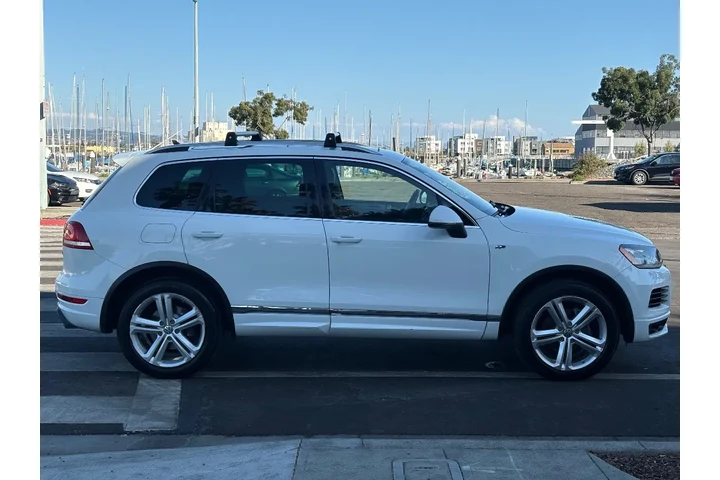 $16988 : 2014 Touareg R-Line image 5