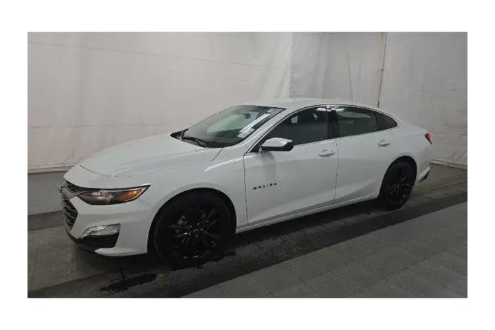$24500 : Chevrolet Malibu 2024 LT 4dr image 1