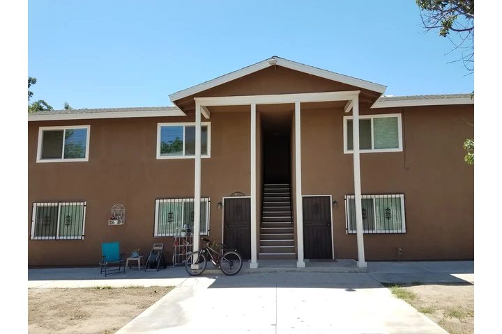 $1700 : 894 W G st. Colton Ca image 1