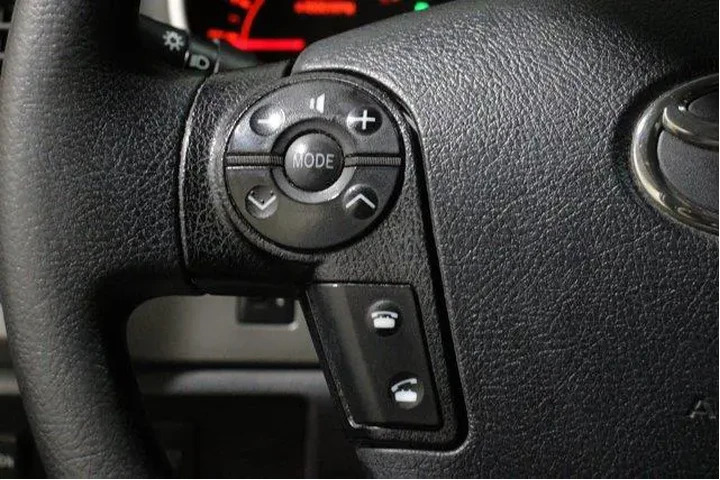 $14998 : Toyota Tundra 2011 4x4 Grade image 8