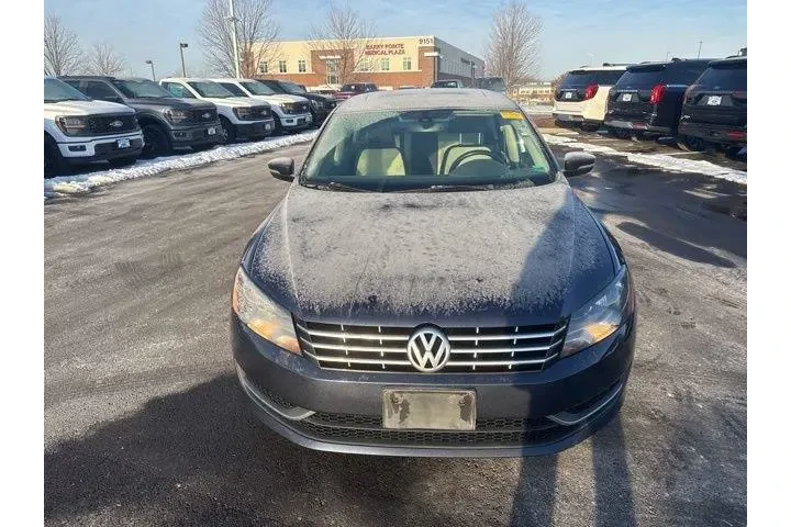 $9000 : Volkswagen Passat 2014 2.0L image 2