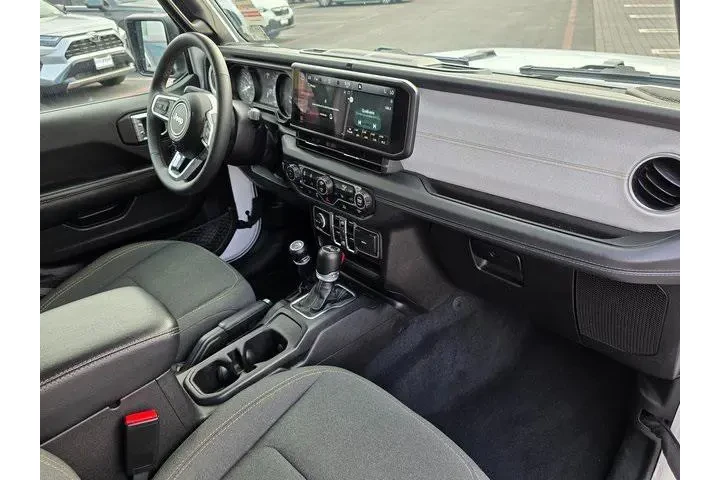 $33336 : Jeep Wrangler 2024 4x4 Sahar image 10