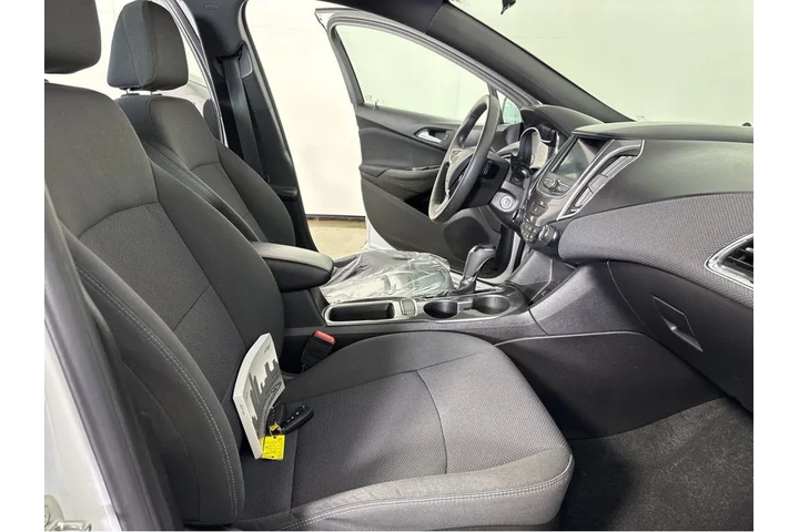 $11577 : 2019 Cruze LT image 5