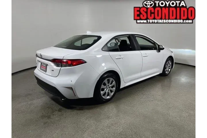 $22987 : Toyota Corolla 2024 LE 4dr S image 3