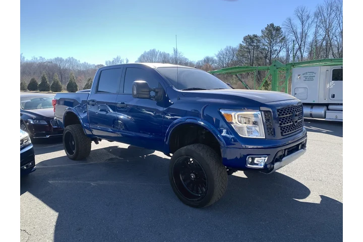 2019 Titan SV image 1