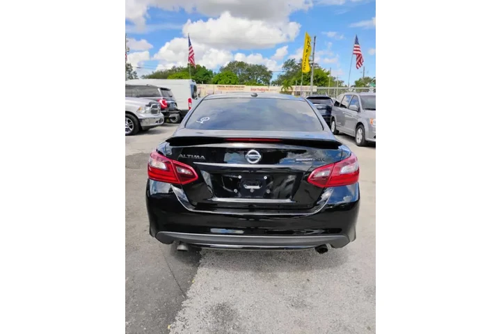 $7350 : 2018 Altima 2.5 SR image 7