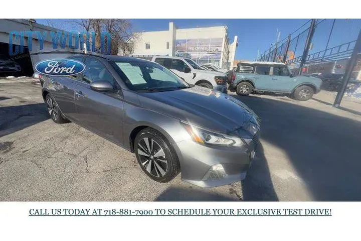 $17088 : Nissan Altima 2021 2.5 SV 4d image 7