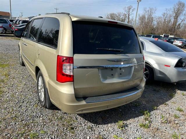 $6995 : 2012 Town and Country Touring image 4