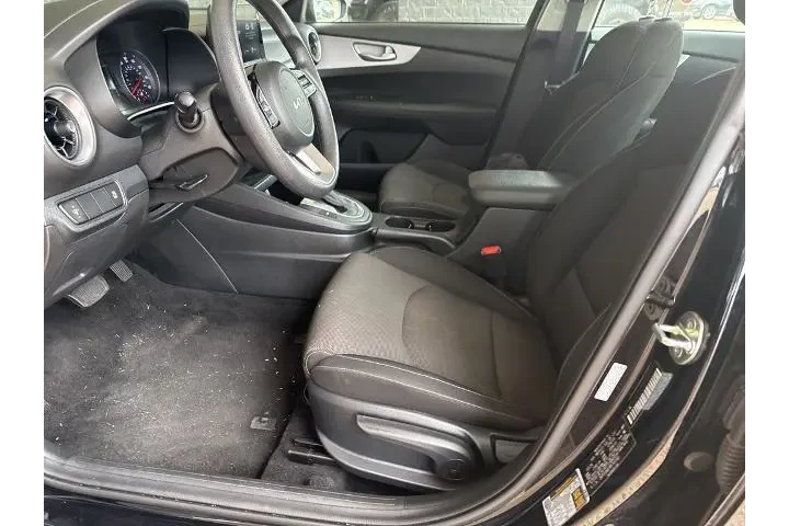 $19431 : Kia Forte 2024 LX 4dr Sedan image 10