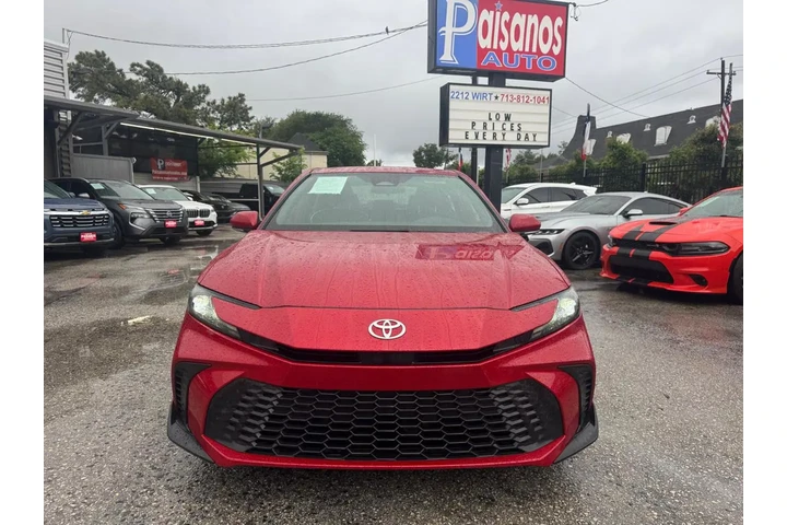 2025 Camry Hybrid XLE image 2