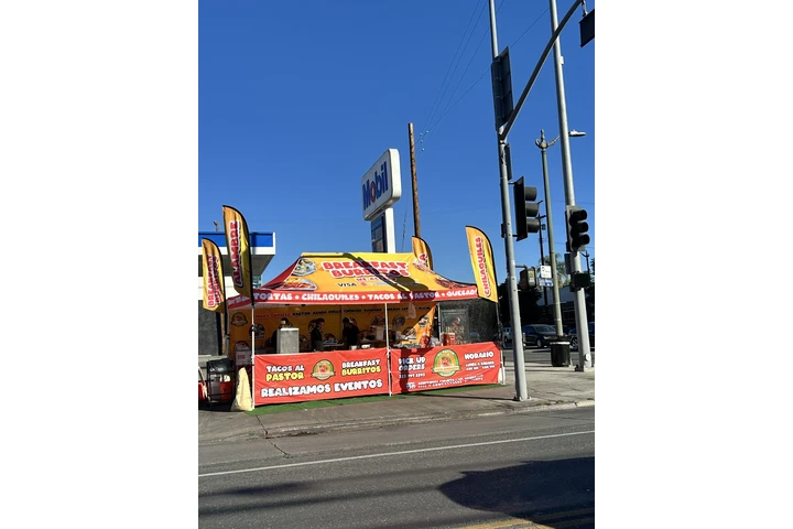 Se traspasa puesto de tacos image 2