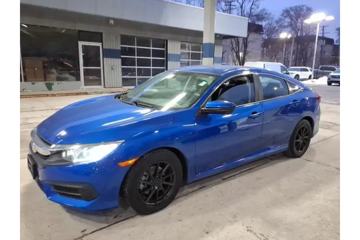 $18942 : Honda Civic 2017 LX 4dr Seda image 7