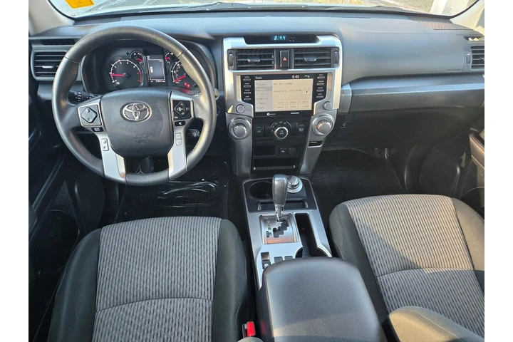 $32993 : Toyota 4Runner 2023 4x4 SR5 image 9