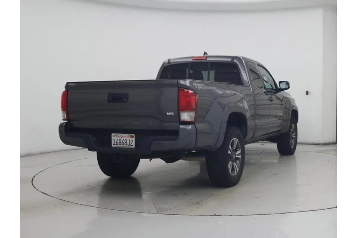 $28998 : Toyota Tacoma 2017 4x2 TRD S image 8